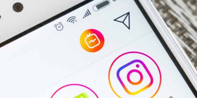 How To DM GIFs On Instagram