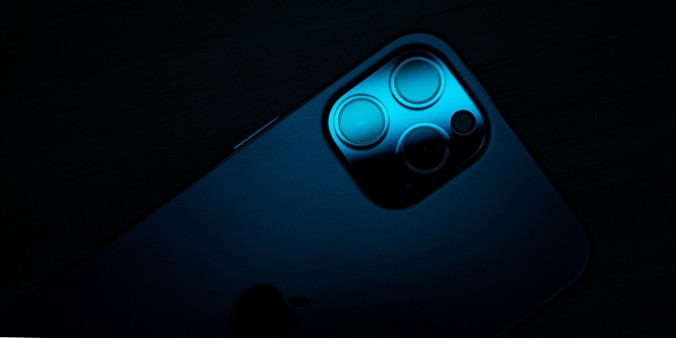 How to automatically change the wallpaper for dark/light mode on iOS