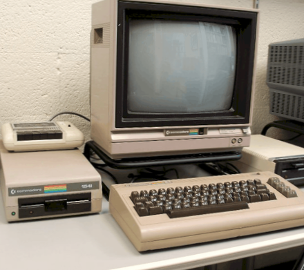 How to play Commodore 64 games on Linux