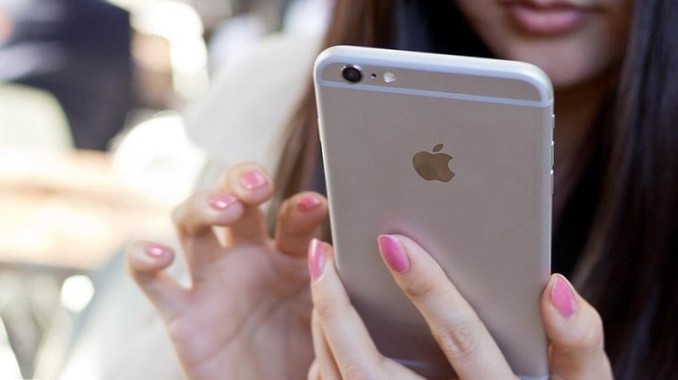 jak přehrávat hudbu na iphone