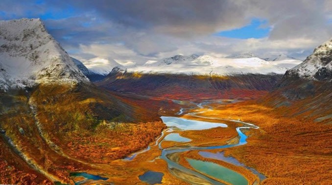 how to put picture on lock screen windows 10