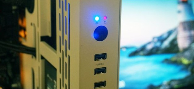 Hoe het LED-licht op de pc uit te schakelen