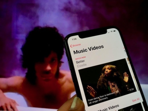 jak przesyłać teledyski do Apple Music