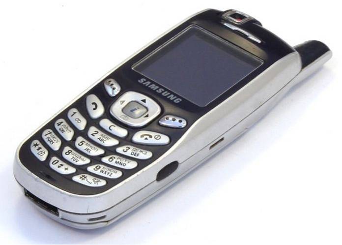 Lithium-iontové baterie způsobují výbuch starých mobilních telefonů v autech a skládkách