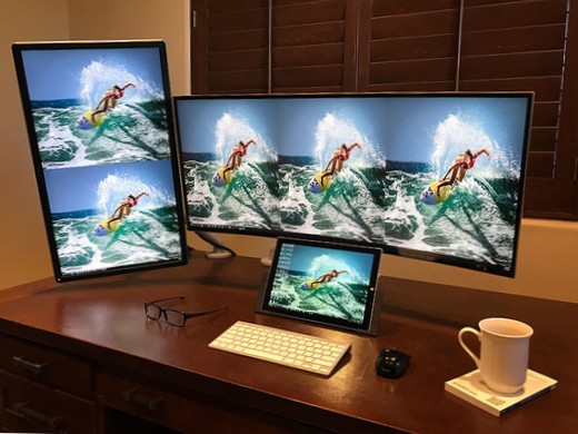 Jeden obraz na dwóch ekranach