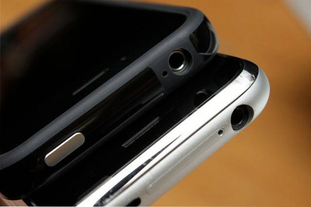 Should Smartphones Do Away with the Headphone Jack? Here Are Our Thoughts