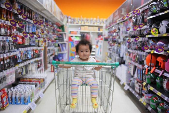 Walmart Creating Shopping Carts to Spy on You